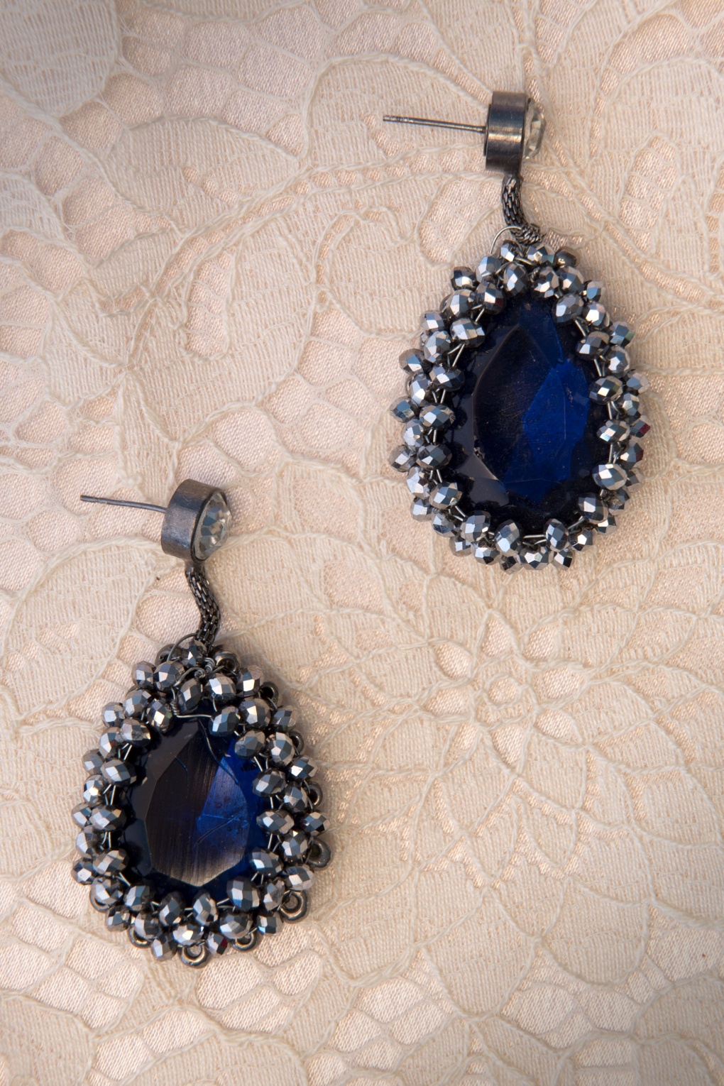 30s Classy Blue Diamond Drop Earrings