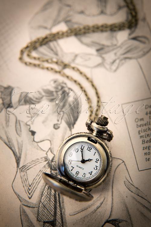 From Paris with Love! - Time to Leaf Necklace watch 2