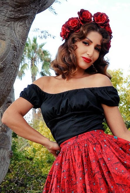 Pinup Couture - Boerentop in zwart 2