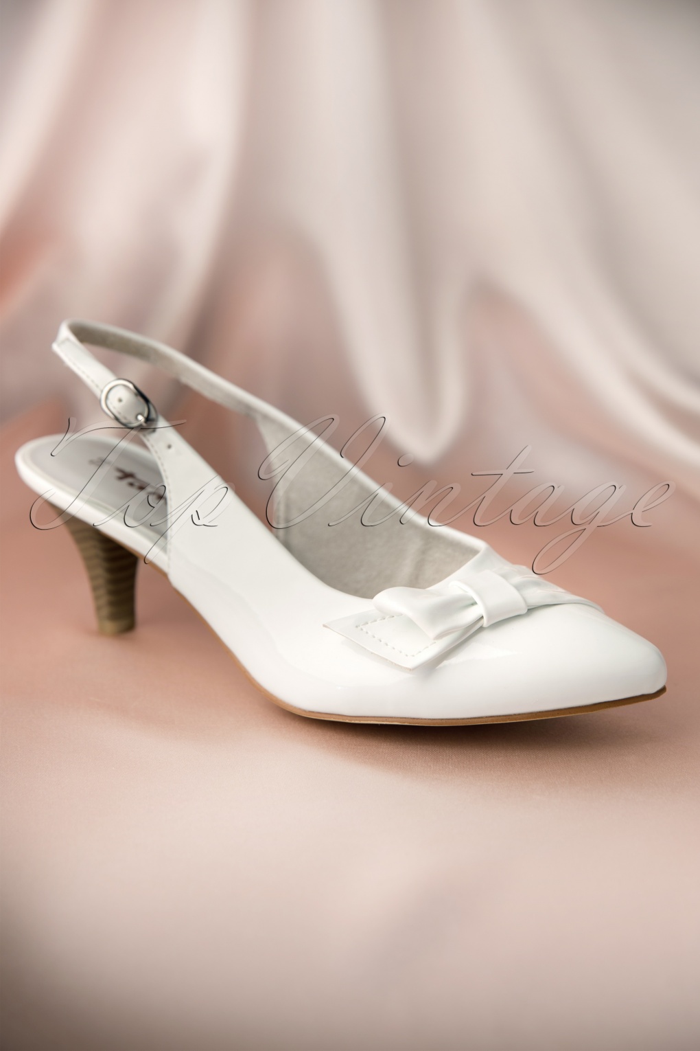 pointed bow heels