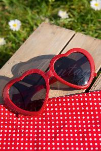 So Retro - 60s Red Hearts Sunglasses 3
