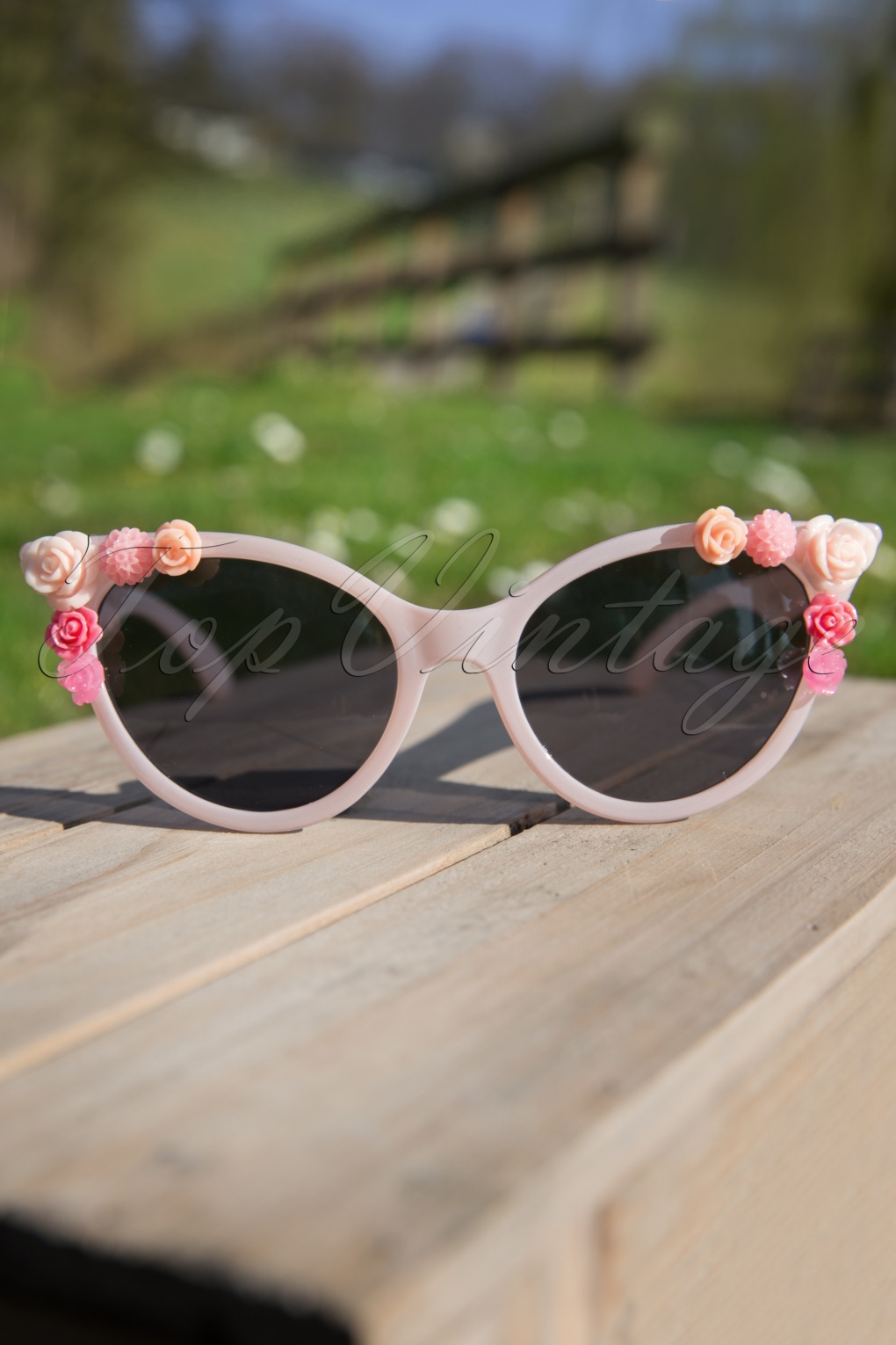 Download 50s Cats Eye Flower Sunglasses in Soft Pink