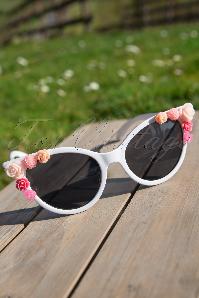 So Retro - Cats Eye Flower Sonnenbrille in Weiß 3