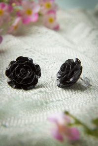 Collectif Clothing - 50s English Rose Earstuds Black 4