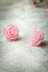 Collectif Clothing - English Rose Earstuds Années 50 en Rose Tendre 4