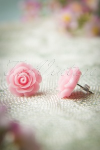 Collectif Clothing - English Rose Earstuds Années 50 en Rose Tendre 5