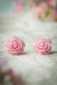 Collectif Clothing - English Rose Earstuds Années 50 en Rose Tendre 3