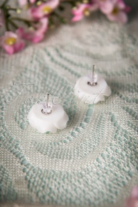 Collectif Clothing - 50s English Rose Earstuds White 4