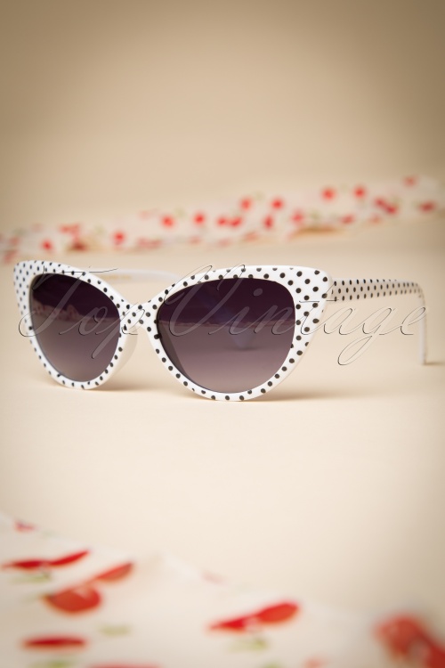 So Retro - Lucy Black Polkadot Sunglasses Années 1950 en Blanc 3