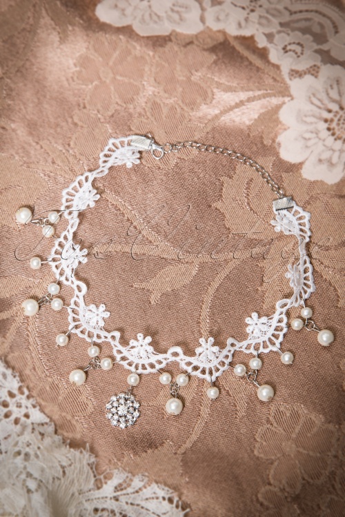 Victoria's Gem - 30s Anna Cream Lace Pearl Collier