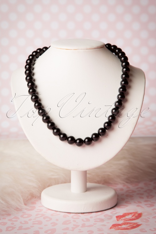 Collectif Clothing - 50s Ruby Pearl Necklace in Black 2