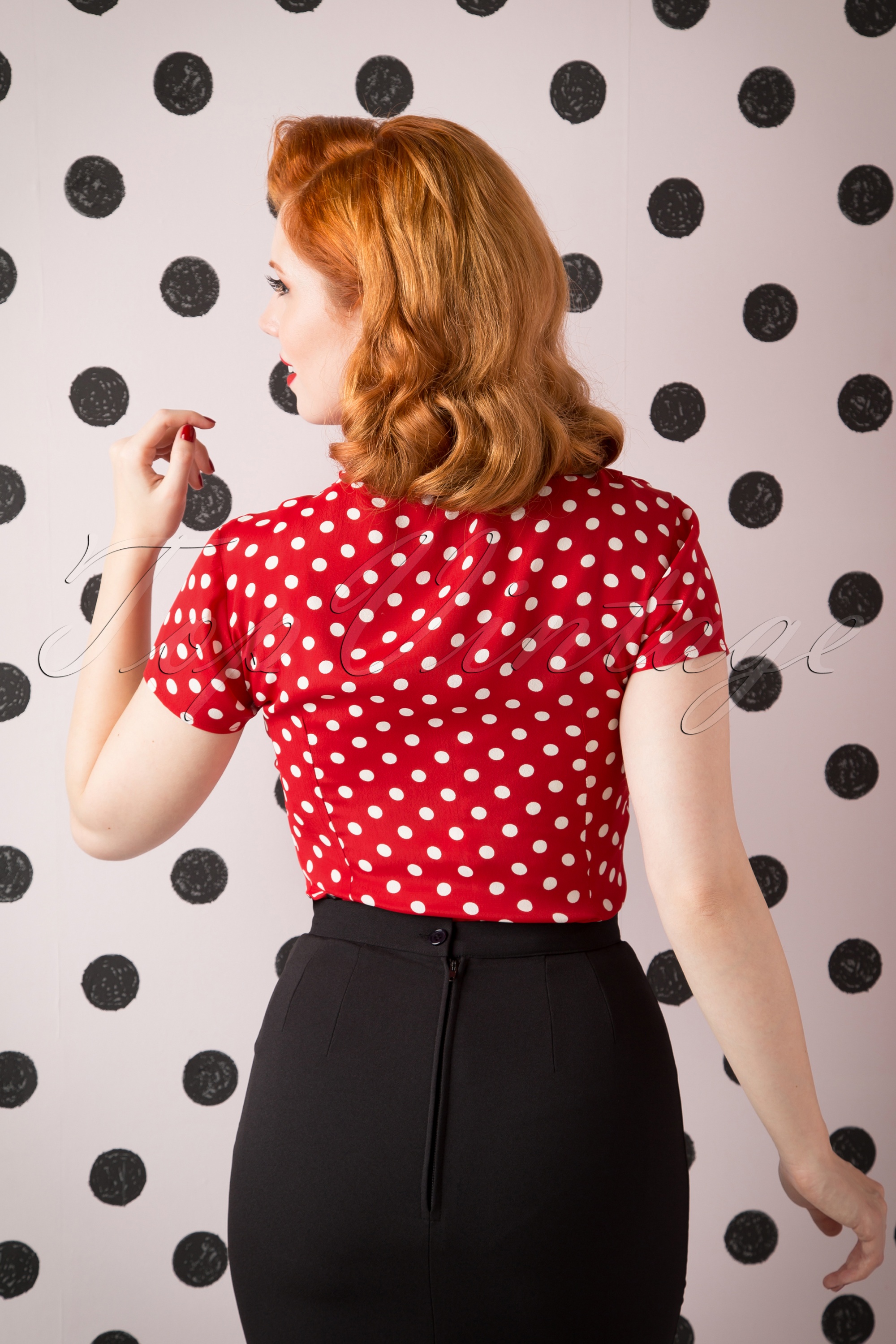 The Seamstress of Bloomsbury - Paula Polkadot blouse in rood en wit 3