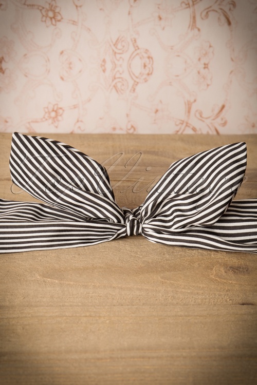 Banned Retro - 50s Jacinta Stripes Hair Scarf in Black and White 2