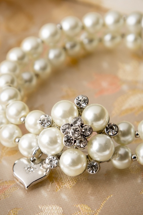 Lovely - Audrey Cream Pearl Bracelet 4