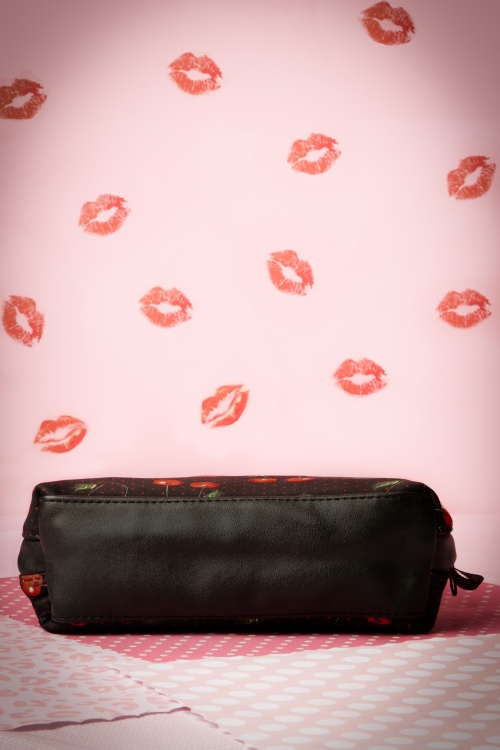 Sassy Sally - 50s Black Cherry Make-up Bag 6