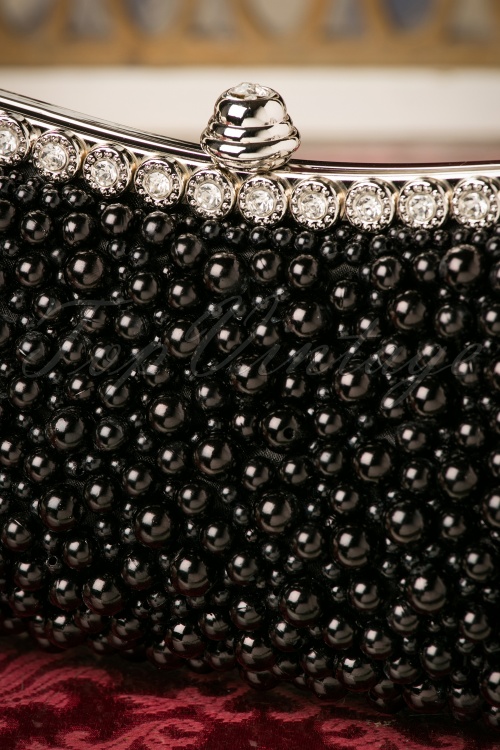 20s Girls Love Pearls Clutch in Black