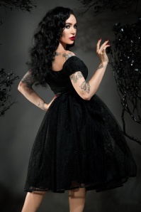 Pinup Couture - Laura Byrnes Lilith Rock in schwarzem Netz 5