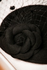 Collectif Clothing - Jemima Hat Années 50 en Noir 3