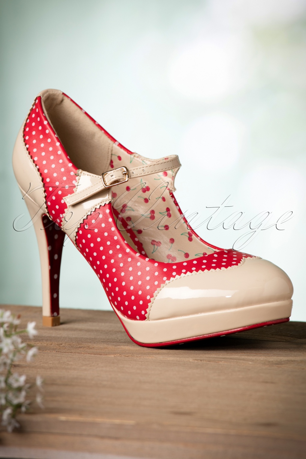 50s Mary Jane Pumps in Red and Nude
