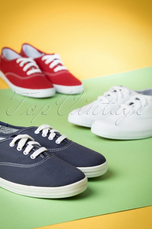 Keds - 50s Champion Core Text Sneakers in Red 10