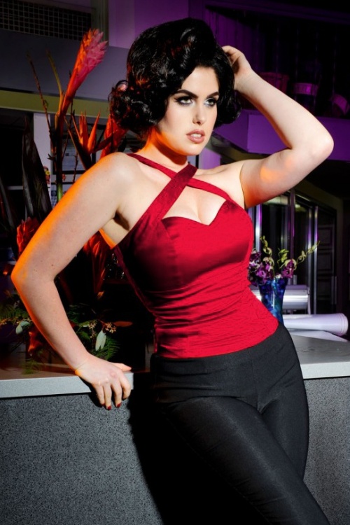 Pinup Couture - Deadly Dames Vixen Top in Rot 2