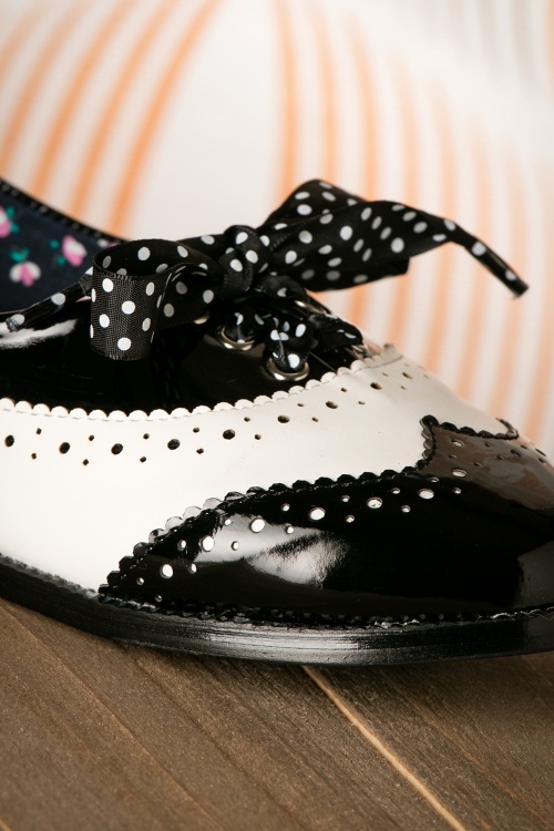 Banned Retro - 60s Milana Brogues in Black and White 5