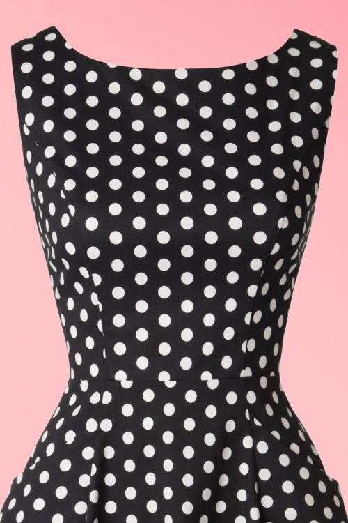 Collectif Clothing - Hepburn Polkadot Doll Dress Années 50 en Noir et Blanc 4
