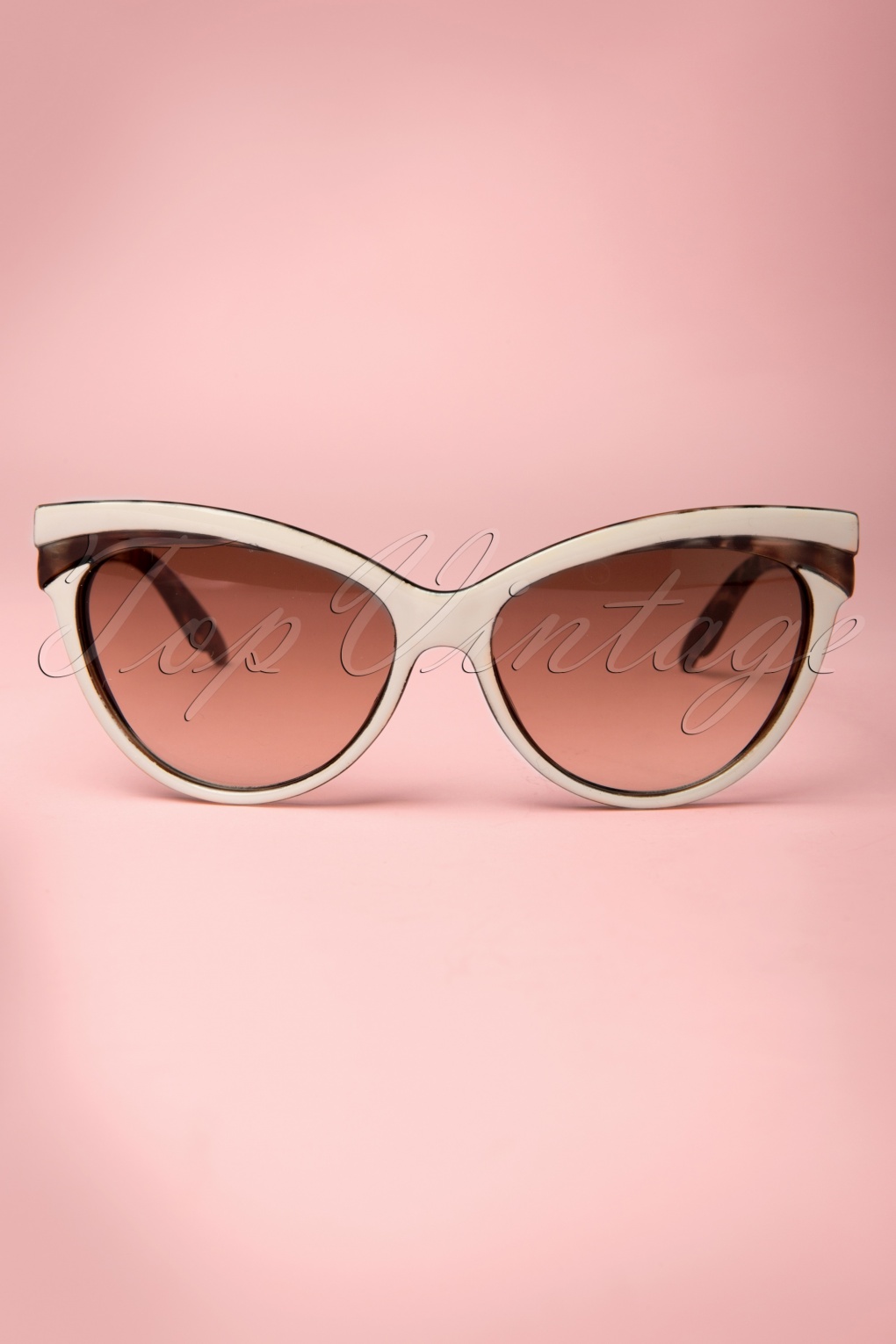 Judy Classic 50s Sunglasses In Ivory 