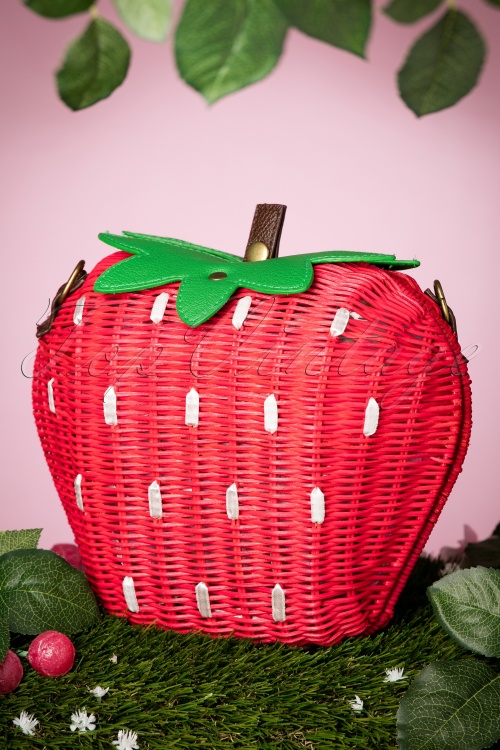 Collectif Clothing - 50s Juicy Strawberry Wicker Handbag 2