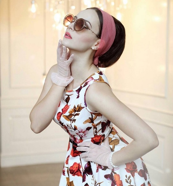 Lady V by Lady Vintage - Hepburn vlinder bloemen swingjurk in ivoor 2