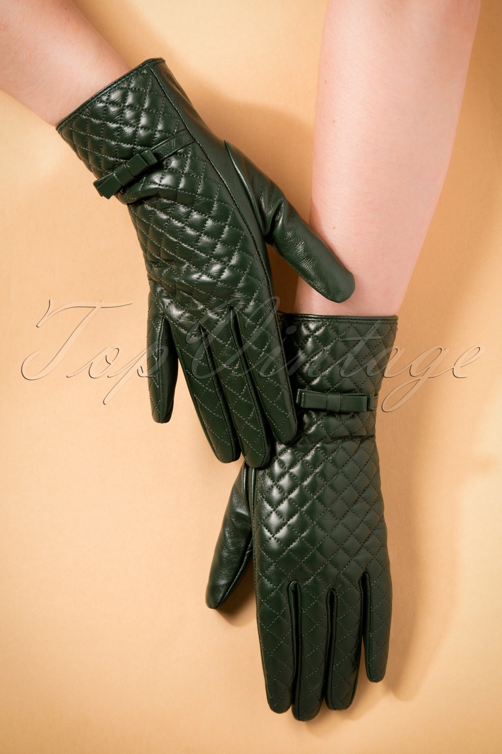 60s Dora Quilt Gloves in Sycamore Green Leather