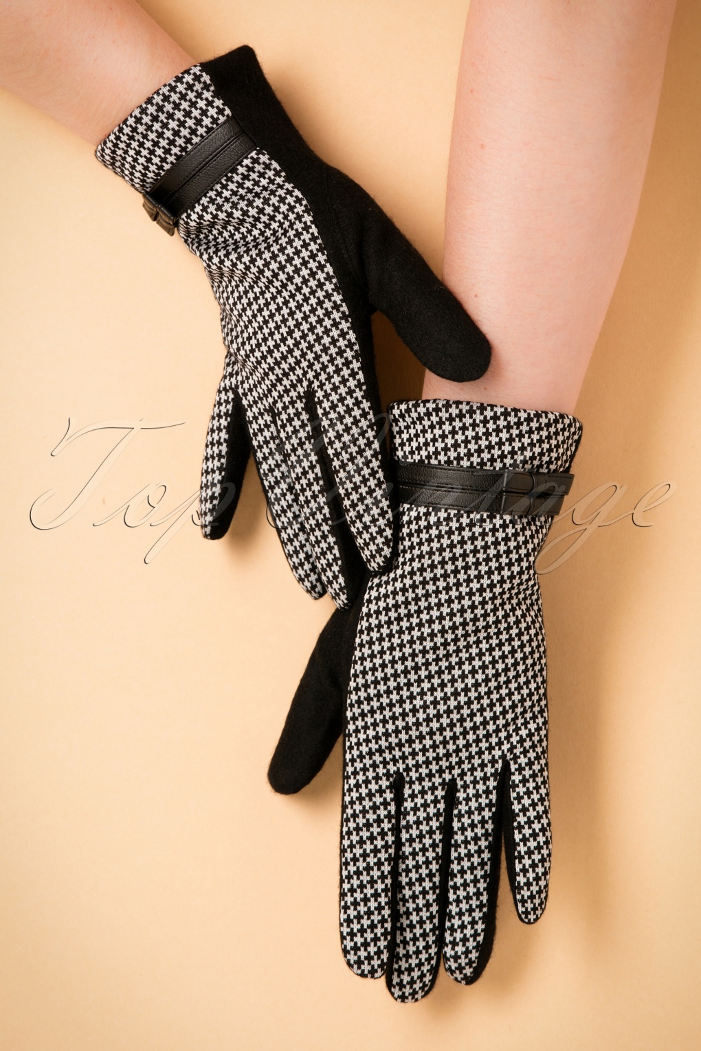 1960s 70s Hats, Sunglasses, Gloves, Scarf