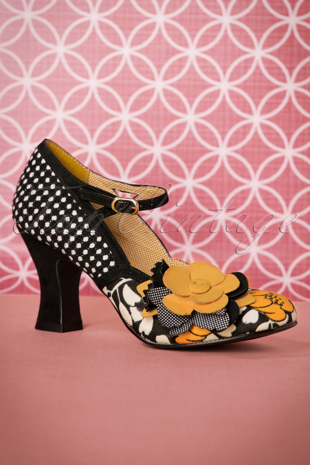 60s Dee Pumps in Black