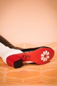 Banned Retro - Strawberry Fields Forever Boots Années 1960 en Noir et Crème 7