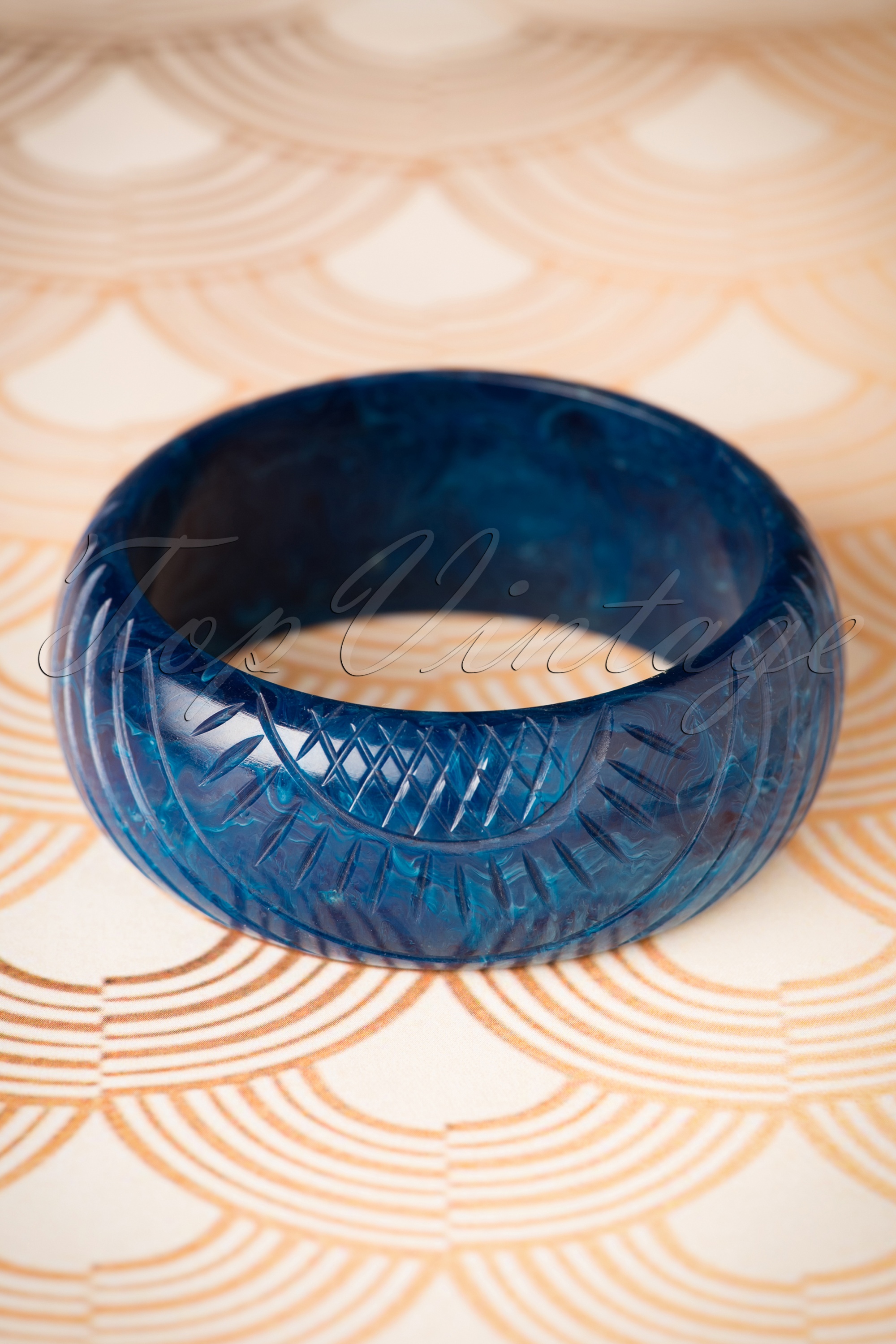 Splendette - Exclusief TopVintage ~ Vera gesneden armband in diep marineblauw