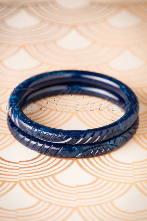 Splendette - TopVintage Exclusive ~ 20s Vera Carved Bangle in Deep Navy
