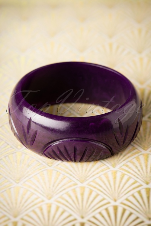 Splendette - TopVintage Exclusive ~ 20s Maureen Carved Bangle in Deep Green