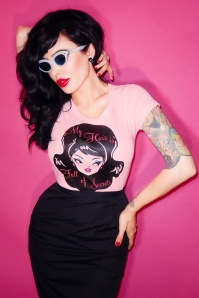 Vixen by Micheline Pitt - Exclusief TopVintage ~ My Hair Is Full Of Secrets T-shirt in roze 4