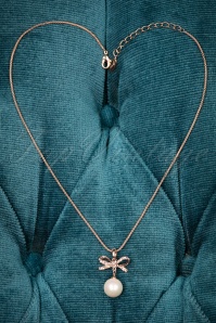 Day&Eve by Go Dutch Label - 50s Phoebe Bow and Pearl Necklace in Rose Gold