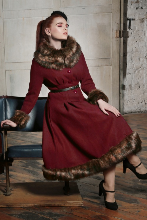 Collectif Clothing - Perlenmantel aus weinroter Wolle 5